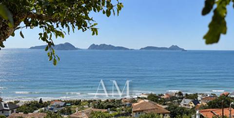 CHALET MUY EXCLUSIVO CON ESPECTACULARES VISTAS AL MAR, LAS PLAYAS Y LAS ISLAS CIES.CALIDAD Y PRIVACIDAD.