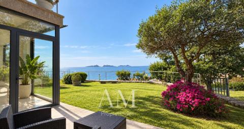 CHALET MUY EXCLUSIVO CON ESPECTACULARES VISTAS AL MAR, LAS PLAYAS Y LAS ISLAS CIES.CALIDAD Y PRIVACIDAD.