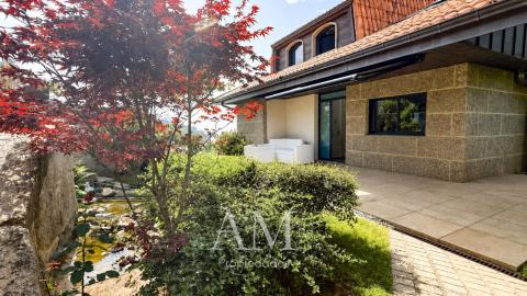 CHALET MUY EXCLUSIVO CON ESPECTACULARES VISTAS AL MAR, LAS PLAYAS Y LAS ISLAS CIES.CALIDAD Y PRIVACIDAD.