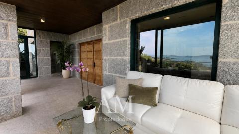 CHALET MUY EXCLUSIVO CON ESPECTACULARES VISTAS AL MAR, LAS PLAYAS Y LAS ISLAS CIES.CALIDAD Y PRIVACIDAD.