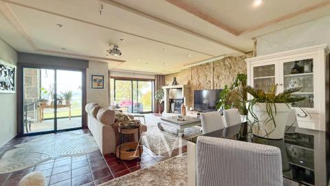CHALET MUY EXCLUSIVO CON ESPECTACULARES VISTAS AL MAR, LAS PLAYAS Y LAS ISLAS CIES.CALIDAD Y PRIVACIDAD.