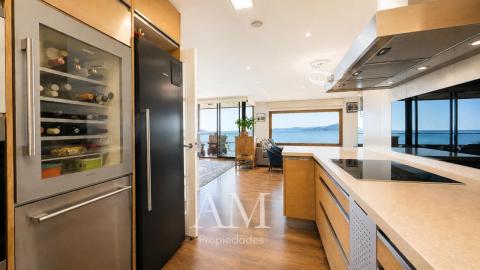 CHALET MUY EXCLUSIVO CON ESPECTACULARES VISTAS AL MAR, LAS PLAYAS Y LAS ISLAS CIES.CALIDAD Y PRIVACIDAD.