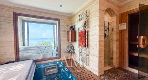 CHALET MUY EXCLUSIVO CON ESPECTACULARES VISTAS AL MAR, LAS PLAYAS Y LAS ISLAS CIES.CALIDAD Y PRIVACIDAD.