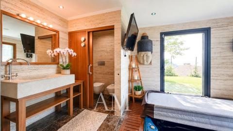 CHALET MUY EXCLUSIVO CON ESPECTACULARES VISTAS AL MAR, LAS PLAYAS Y LAS ISLAS CIES.CALIDAD Y PRIVACIDAD.