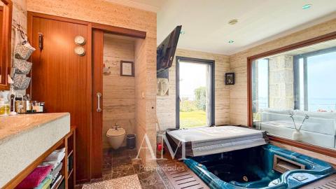 CHALET MUY EXCLUSIVO CON ESPECTACULARES VISTAS AL MAR, LAS PLAYAS Y LAS ISLAS CIES.CALIDAD Y PRIVACIDAD.
