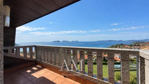 CHALET MUY EXCLUSIVO CON ESPECTACULARES VISTAS AL MAR, LAS PLAYAS Y LAS ISLAS CIES.CALIDAD Y PRIVACIDAD.