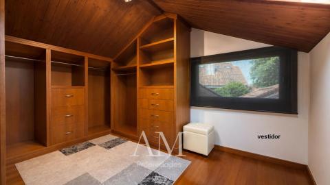 CHALET MUY EXCLUSIVO CON ESPECTACULARES VISTAS AL MAR, LAS PLAYAS Y LAS ISLAS CIES.CALIDAD Y PRIVACIDAD.