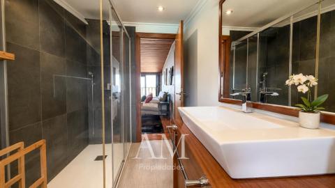 CHALET MUY EXCLUSIVO CON ESPECTACULARES VISTAS AL MAR, LAS PLAYAS Y LAS ISLAS CIES.CALIDAD Y PRIVACIDAD.