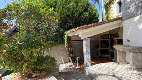 CHALET MUY EXCLUSIVO CON ESPECTACULARES VISTAS AL MAR, LAS PLAYAS Y LAS ISLAS CIES.CALIDAD Y PRIVACIDAD.