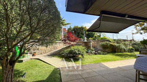 CHALET MUY EXCLUSIVO CON ESPECTACULARES VISTAS AL MAR, LAS PLAYAS Y LAS ISLAS CIES.CALIDAD Y PRIVACIDAD.