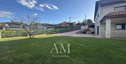 CHALET EN DONAS CON VISTAS ABIERTAS AL VALLE MIÑOR Y A LAS MONTAÑAS PARCELA DE 835 M² · PRIVACIDAD Y TRANQUILIDAD. AMPLIAS TERRAZAS.