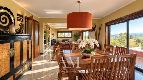CHALET EN DONAS CON VISTAS ABIERTAS AL VALLE MIÑOR Y A LAS MONTAÑAS PARCELA DE 835 M² · PRIVACIDAD Y TRANQUILIDAD. AMPLIAS TERRAZAS.