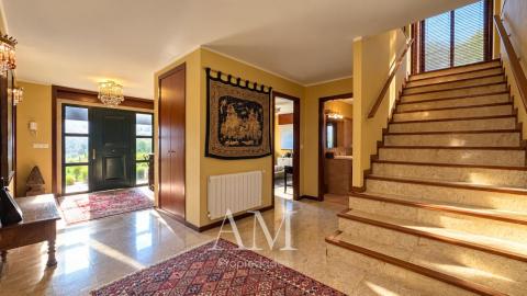 CHALET EN DONAS CON VISTAS ABIERTAS AL VALLE MIÑOR Y A LAS MONTAÑAS PARCELA DE 835 M² · PRIVACIDAD Y TRANQUILIDAD. AMPLIAS TERRAZAS.
