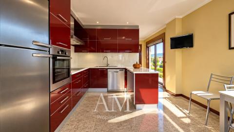 CHALET EN DONAS CON VISTAS ABIERTAS AL VALLE MIÑOR Y A LAS MONTAÑAS PARCELA DE 835 M² · PRIVACIDAD Y TRANQUILIDAD. AMPLIAS TERRAZAS.