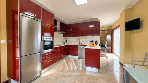 CHALET EN DONAS CON VISTAS ABIERTAS AL VALLE MIÑOR Y A LAS MONTAÑAS PARCELA DE 835 M² · PRIVACIDAD Y TRANQUILIDAD. AMPLIAS TERRAZAS.