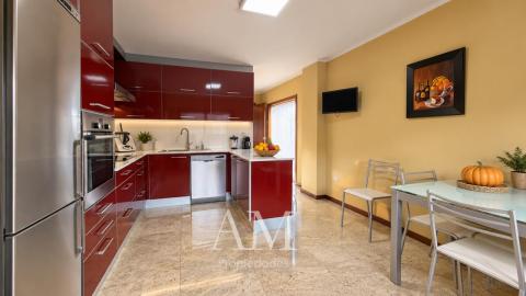 CHALET EN DONAS CON VISTAS ABIERTAS AL VALLE MIÑOR Y A LAS MONTAÑAS PARCELA DE 835 M² · PRIVACIDAD Y TRANQUILIDAD. AMPLIAS TERRAZAS.