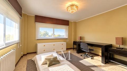 CHALET EN DONAS CON VISTAS ABIERTAS AL VALLE MIÑOR Y A LAS MONTAÑAS PARCELA DE 835 M² · PRIVACIDAD Y TRANQUILIDAD. AMPLIAS TERRAZAS.