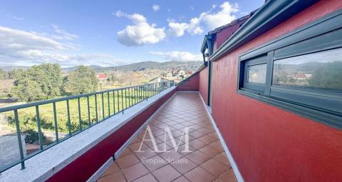 CHALET EN DONAS CON VISTAS ABIERTAS AL VALLE MIÑOR Y A LAS MONTAÑAS PARCELA DE 835 M² · PRIVACIDAD Y TRANQUILIDAD. AMPLIAS TERRAZAS.