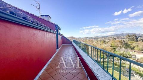 CHALET EN DONAS CON VISTAS ABIERTAS AL VALLE MIÑOR Y A LAS MONTAÑAS PARCELA DE 835 M² · PRIVACIDAD Y TRANQUILIDAD. AMPLIAS TERRAZAS.