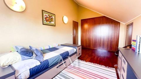 CHALET EN DONAS CON VISTAS ABIERTAS AL VALLE MIÑOR Y A LAS MONTAÑAS PARCELA DE 835 M² · PRIVACIDAD Y TRANQUILIDAD. AMPLIAS TERRAZAS.