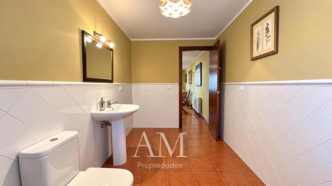 CHALET EN DONAS CON VISTAS ABIERTAS AL VALLE MIÑOR Y A LAS MONTAÑAS PARCELA DE 835 M² · PRIVACIDAD Y TRANQUILIDAD. AMPLIAS TERRAZAS.