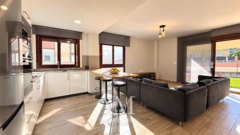 CHALET A PIE DE PLAYA EN HIO, TERRAZA CON VISTAS PANORAMICAS Y JARDIN, AEROTERMIA Y SUELO RADIANTE