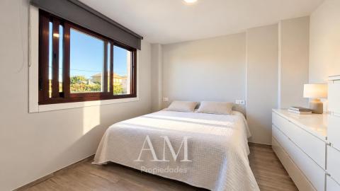 CHALET A PIE DE PLAYA EN HIO, TERRAZA CON VISTAS PANORAMICAS Y JARDIN, AEROTERMIA Y SUELO RADIANTE