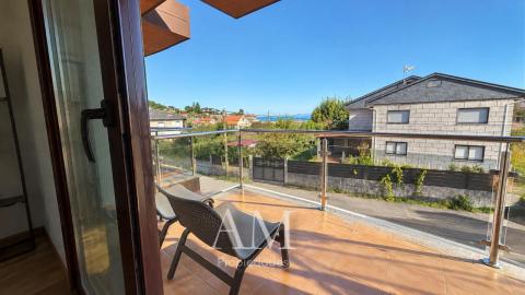 CHALET A PIE DE PLAYA EN HIO, TERRAZA CON VISTAS PANORAMICAS Y JARDIN, AEROTERMIA Y SUELO RADIANTE