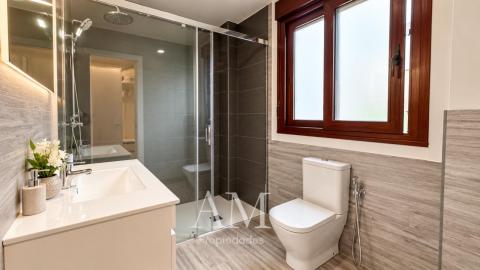 CHALET A PIE DE PLAYA EN HIO, TERRAZA CON VISTAS PANORAMICAS Y JARDIN, AEROTERMIA Y SUELO RADIANTE