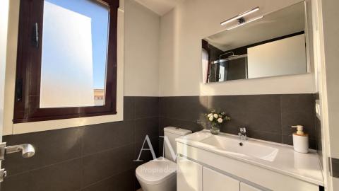 CHALET A PIE DE PLAYA EN HIO, TERRAZA CON VISTAS PANORAMICAS Y JARDIN, AEROTERMIA Y SUELO RADIANTE