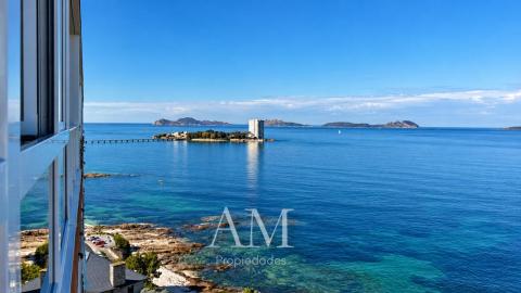 ATICO  CON  VISTAS PANORAMICAS A LAS PLAYAS Y A LAS ISLAS CIES. A PIE DE PLAYA. REFORMADO INTEGRAMENTE. ATARDECERES UNICOS Y ESPECTACULARES